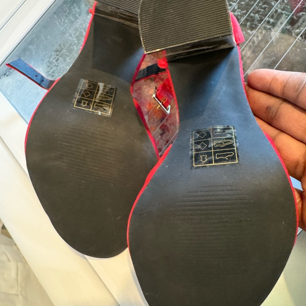 Shoes - Picture 6 of 9